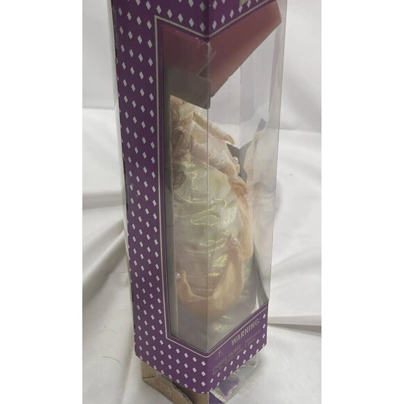 Disney Princess "Belle" A Classic Doll Collection from Beauty and the Beast - Picture 15 of 16